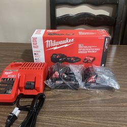 Milwaukee M18 XC5.0 & CP2.0 Battery Starter Kit 