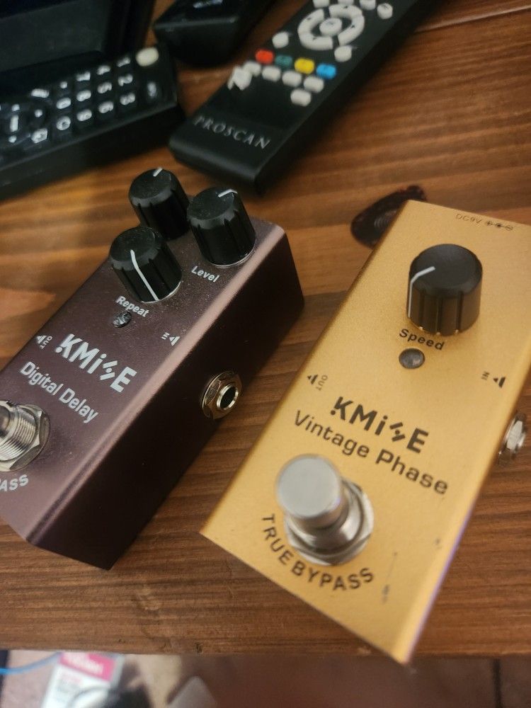 Kmise Pedal Lot Of 2