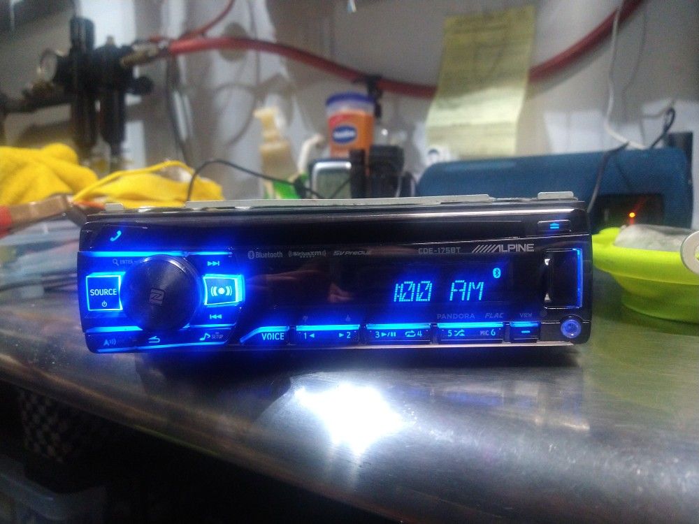 Alpine CD Receiver