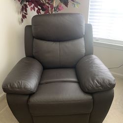 Brown Electric Leather Recliner with USB outlet