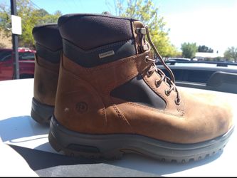 Shoes size 13