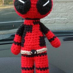 Deadpool Amigurumi/Crochet. Aproximadamente 15 cm de altura. Hecho a mano
