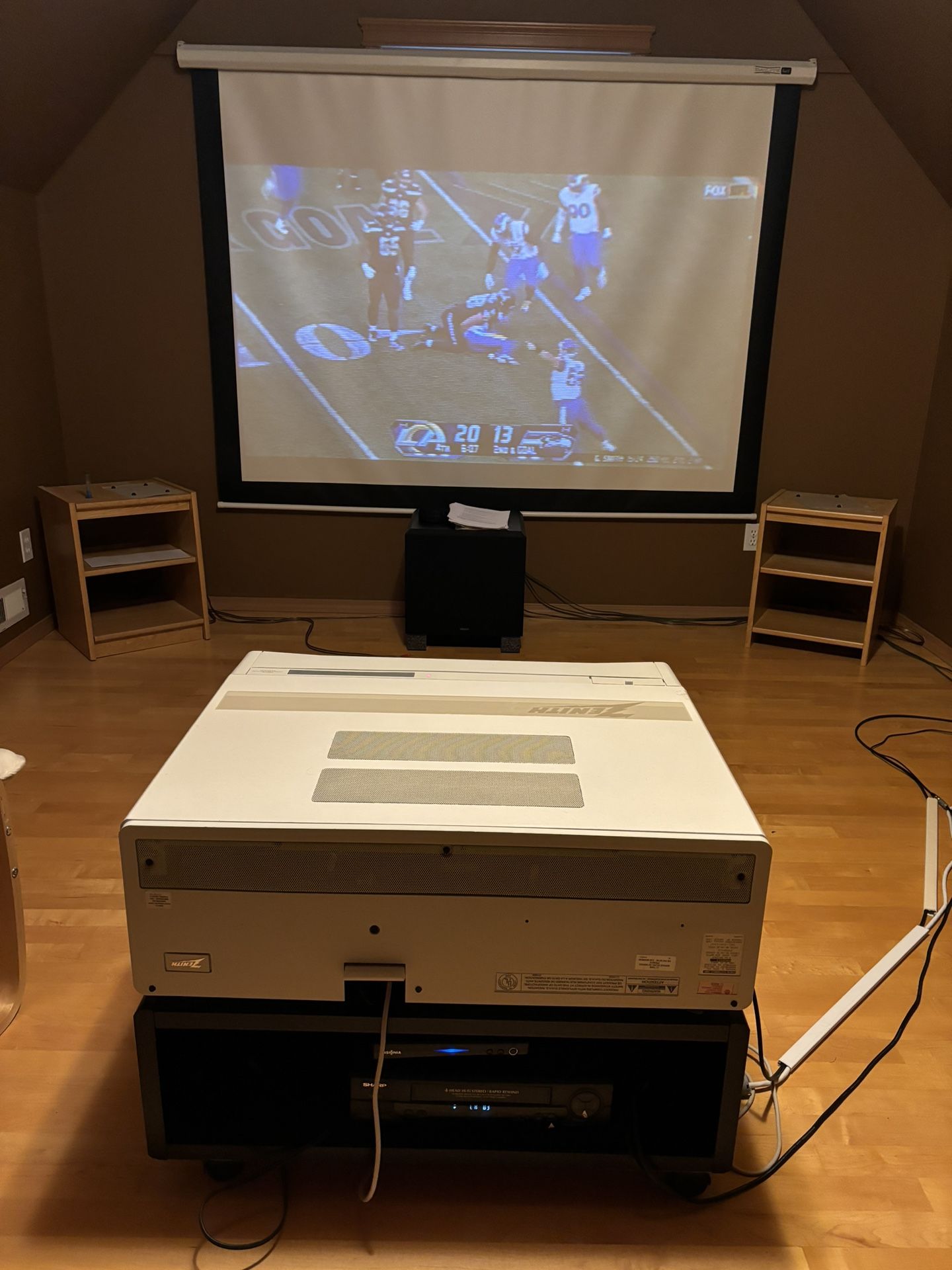 Zenith Video Projector