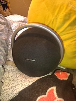 Harman/kardon onyx studio 8
