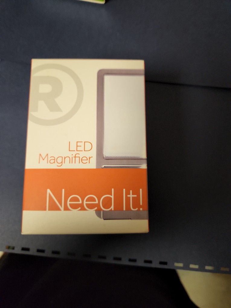 Illuminating Pocket Magnifying Lens With Light NEW