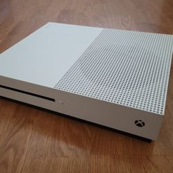 Xbox ONE S - Comes With POWER CORD AND HDMI CORD