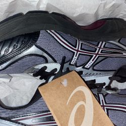 ASICS ( BRAND NEW)❗️❗️❗️