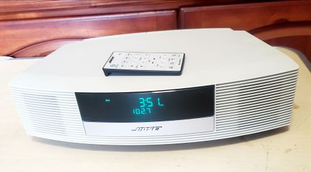 Bose wave ll Radio / Alarm in great working condition