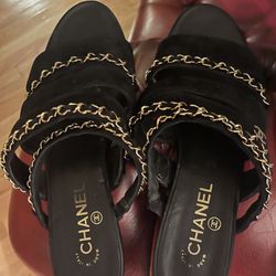 Chanel Suede Chain Mules Size 40 Or 9 $500 for Sale in Laurel