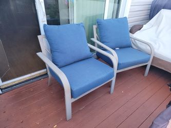 3 PATIO CHAIRS FOR SALE!