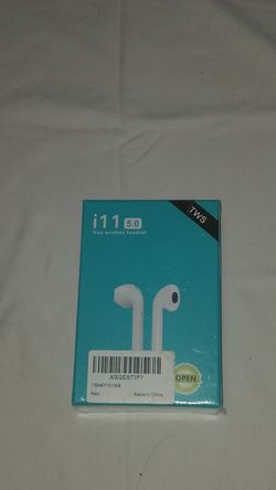 I 11 true wireless headset with charging case *BRAND NEW*