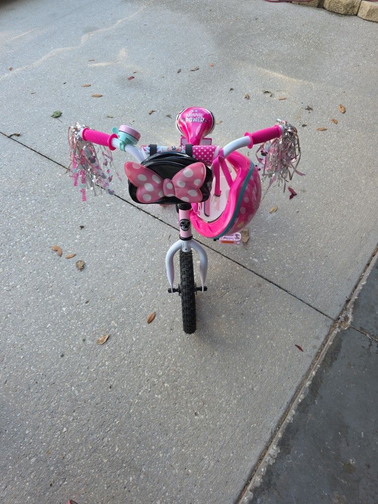 Huffy Minnie Mouse Bike With Helmet