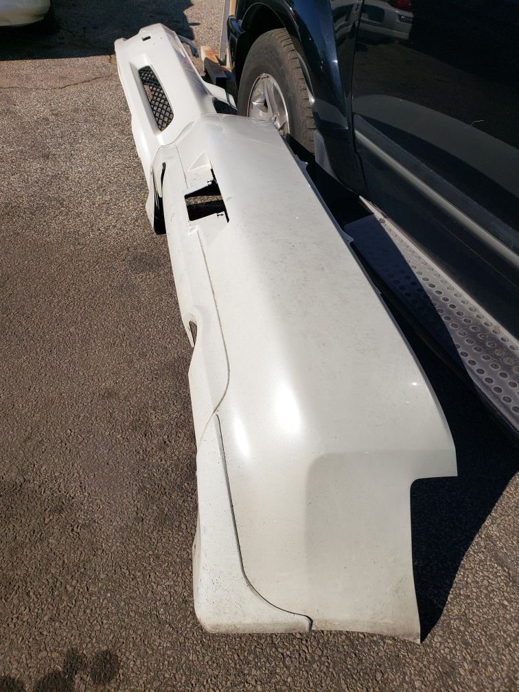 2005 Infiniti g35 Coupe two doors front bumper rear bumper and the spoiler