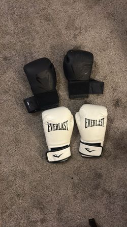Boxing gloves