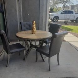 Kitchen Table W4 Chairs 