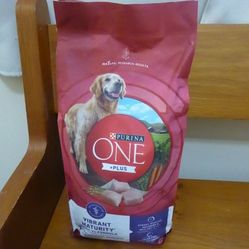 Dog Food 4lb Free, Pending