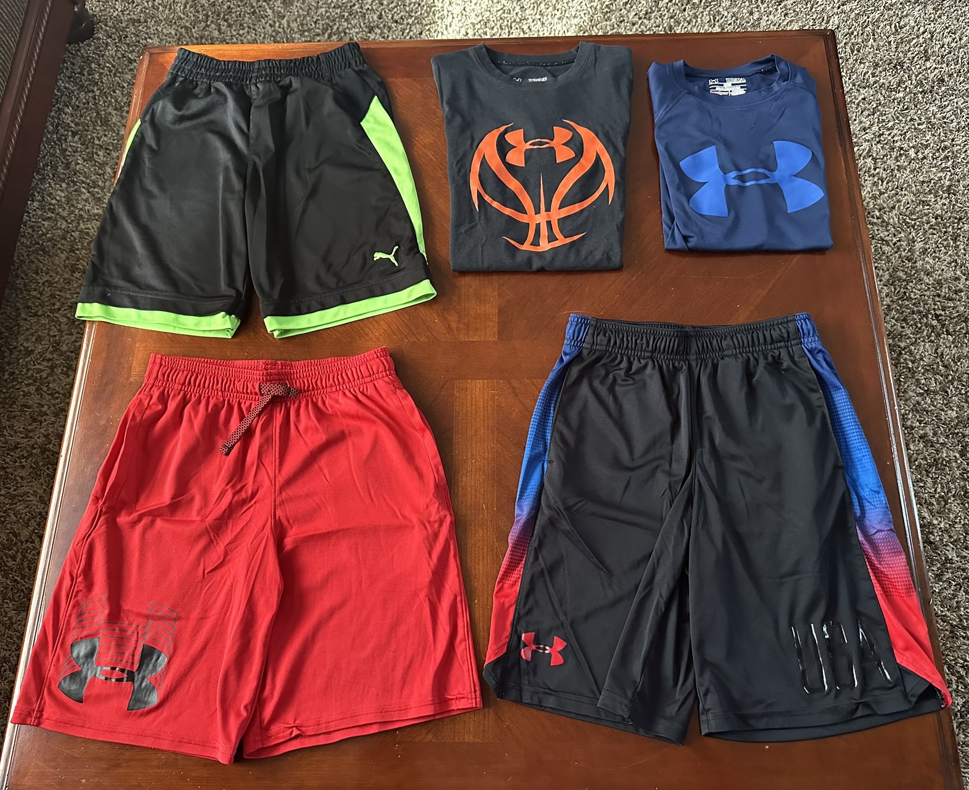 đź—ŁUnder Armour Size Youth Medium Athletic wear Shorts (with pockets) and Shirts LOTs