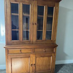 China Cabinet/China Hutch