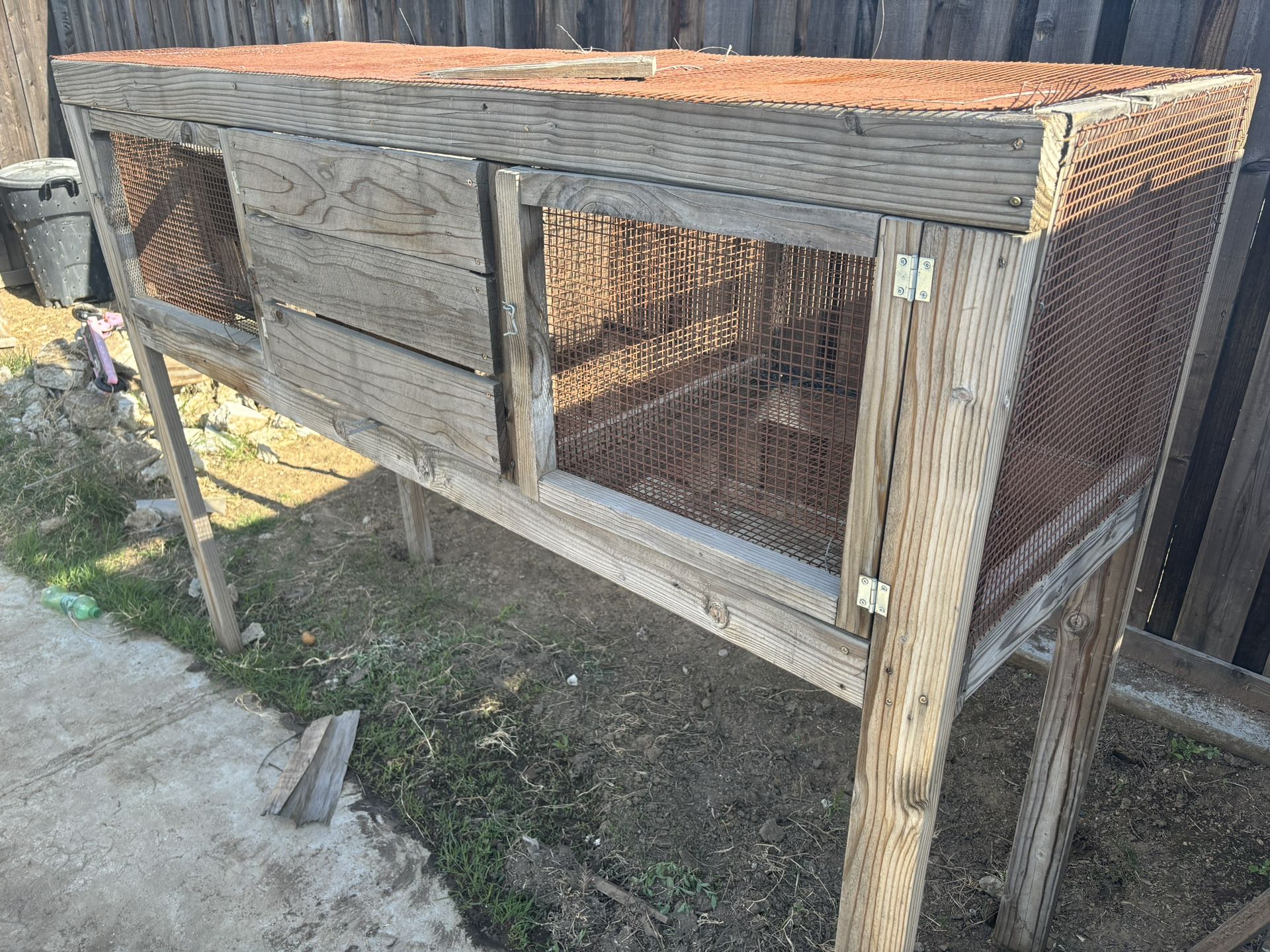 Free Bird/Small Animal Cage