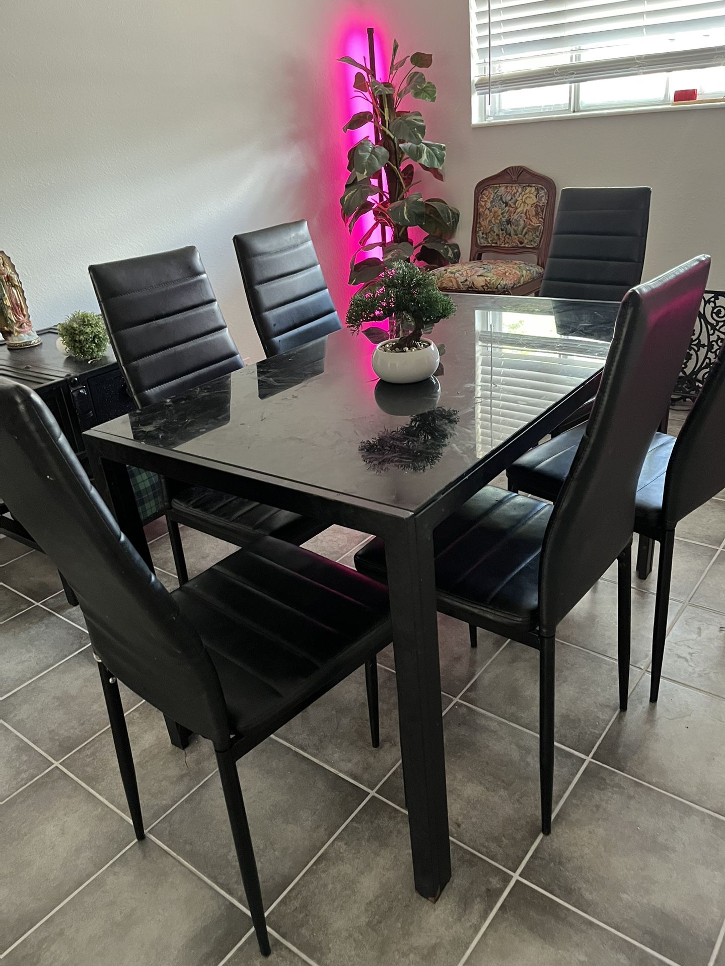 Black dinning table and six chairs