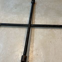 Tool  4 Way Lug Wrench 21”