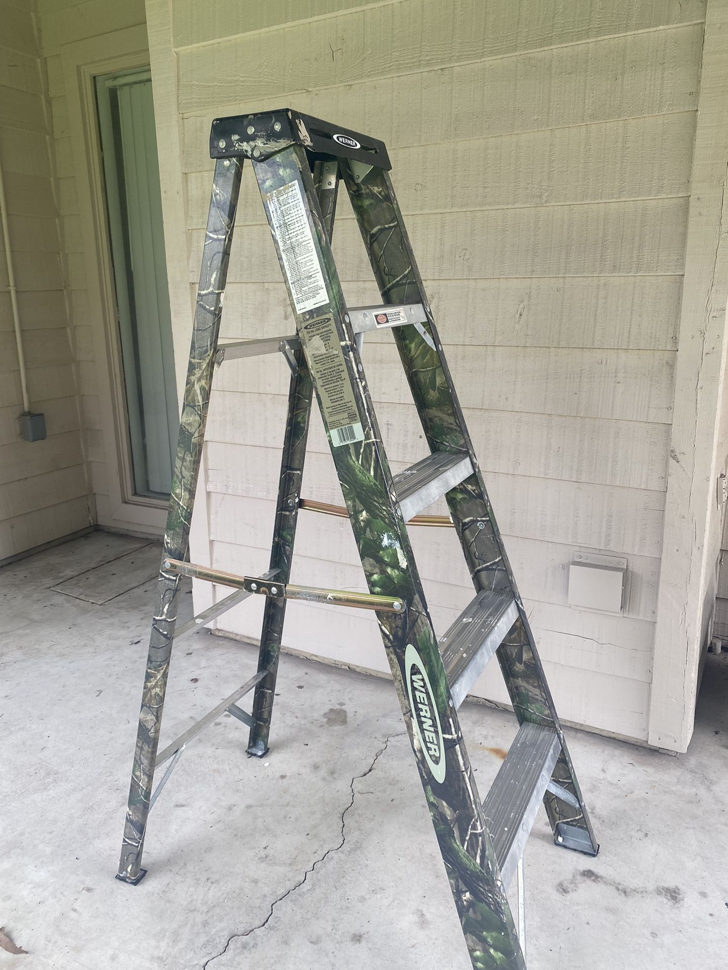 Werner 5’ 225lb load fiber ladder 