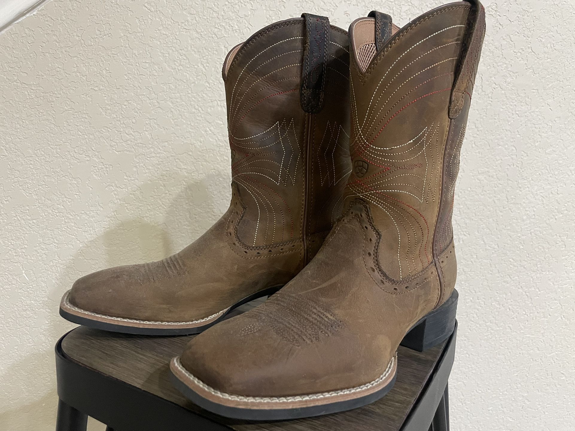 Ariat 7.5 EE Boots Very comfortable ariat work boots size 7.5 EE men for only  main image 3