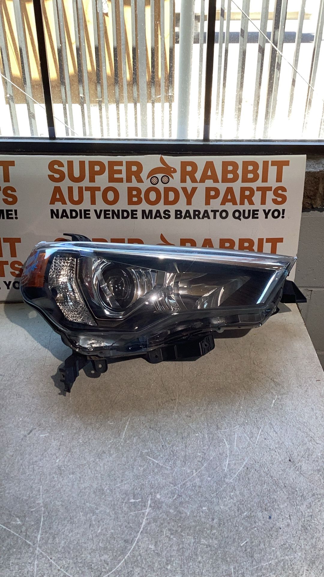 2021 Toyota 4runner passenger Headlight LED 🔥 2023