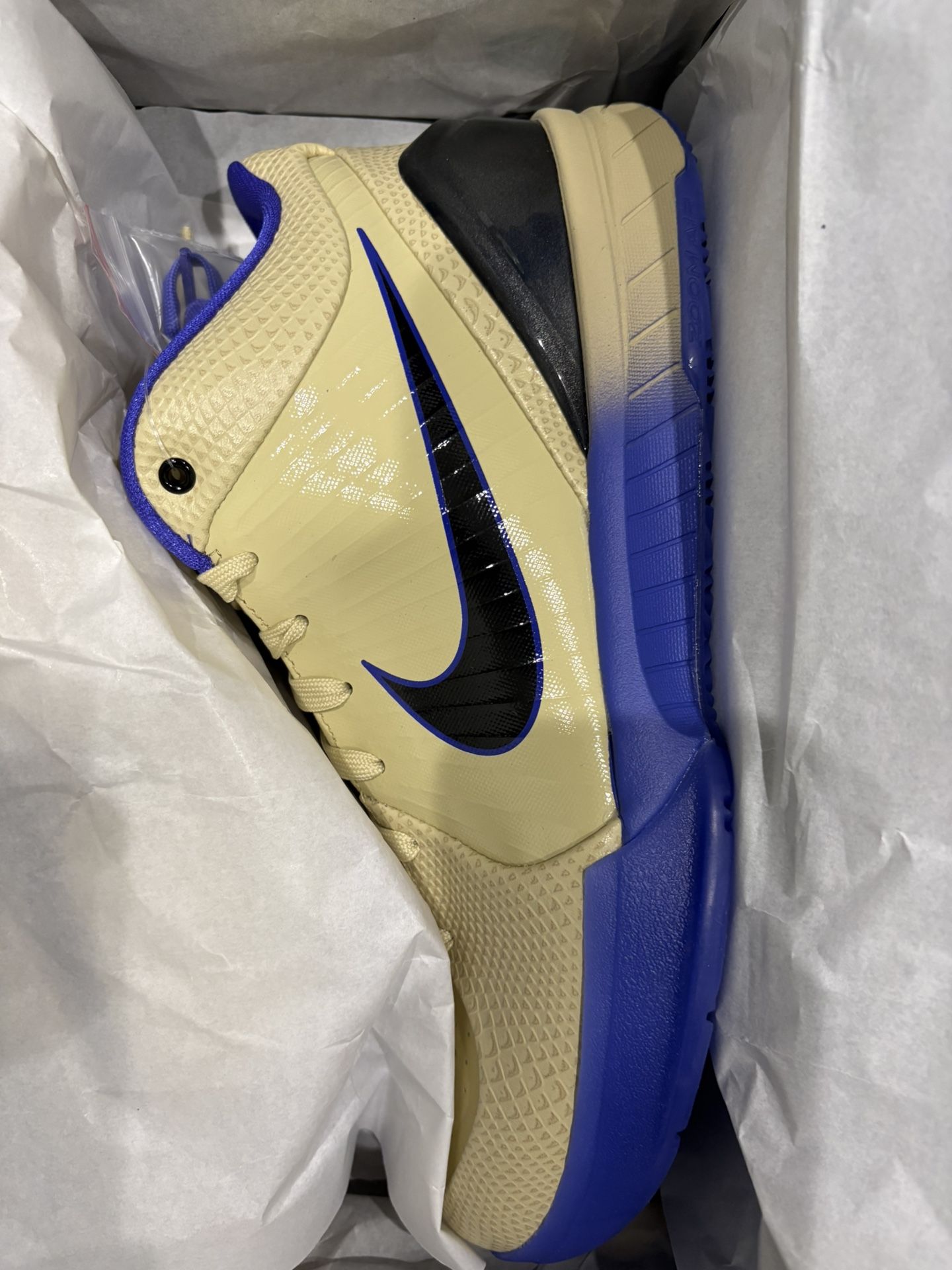 Kobe IV Protro FC Barcelona Kit