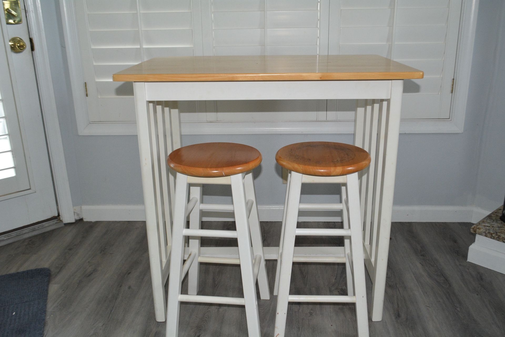 White Counter Height Table And Stools