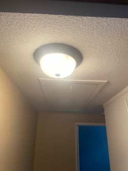 Flush mounted light