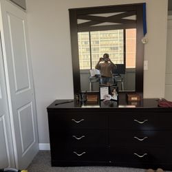 4 Piece Bedroom Set 