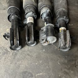 Range Rover Struts 