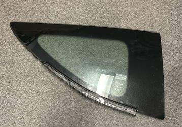 2018–2021 Lexus LC500 RH Rear Quarter Panel Window Glass