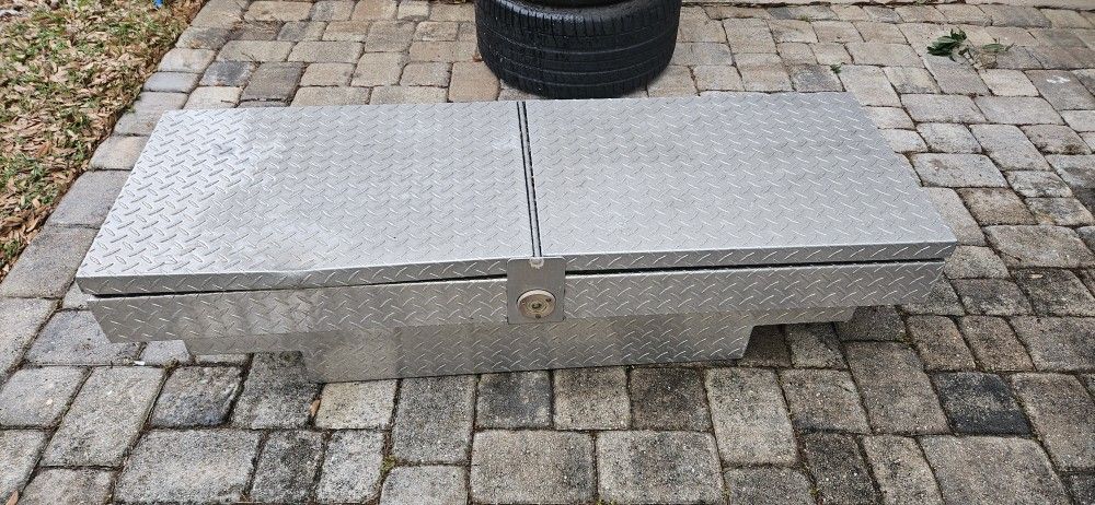 Aluminum Heavy Duty Small Truck Tool Box With Keys Gull Wing D16 Nissan Ranger S15