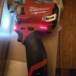 Milwaukee M12 3/8 Impact 