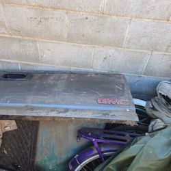 2001 GMC SIERRA 1500 TAIL GATE CLEAN