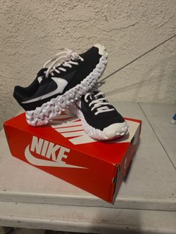 Nike over break shoes size 7.5M