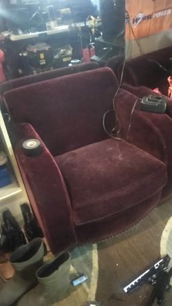 2 red maroon couches no ribs no hos beautiful soft