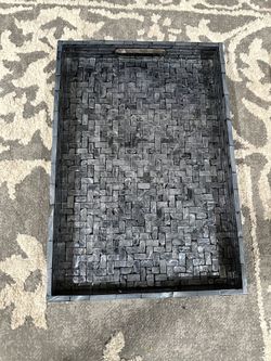 Serving tray