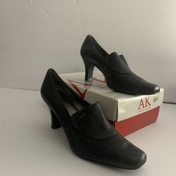 Anne Klein Akeris Black Leather Heels 