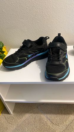Boys Shoes Size 5