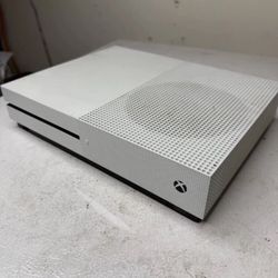 Xbox One S 500GB Come With All The Cords Just No Controller