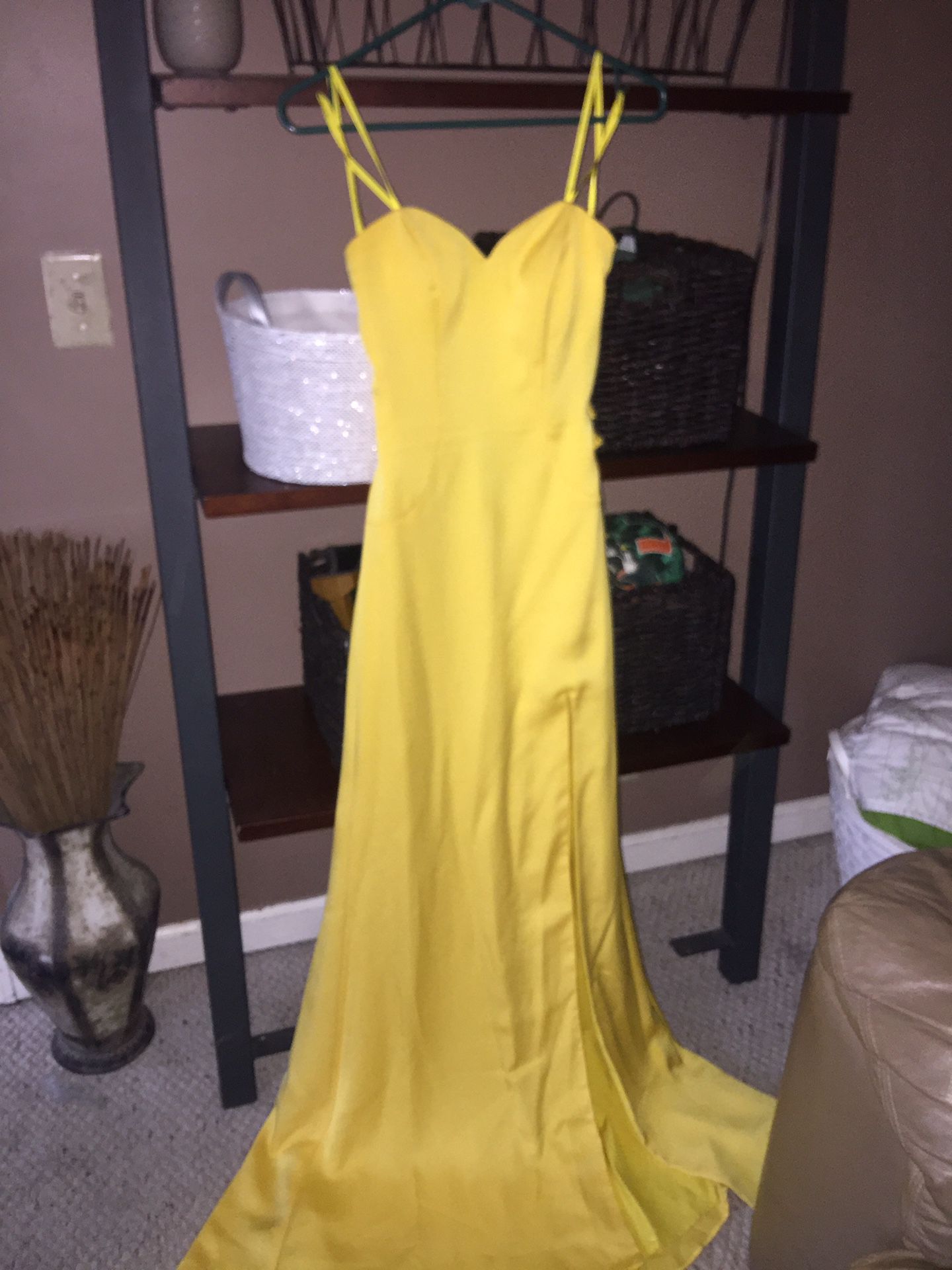 Glitz Bridal, Yellow Strapless Dress w/slit 💛 (Size 2)