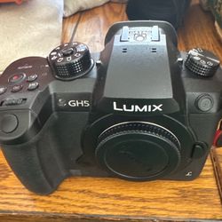 Panasonic LUMIX GH5 + Cine Lens + Filters – Filmmaker Kit