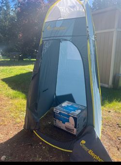 Never used travel toilets/Privacy tent