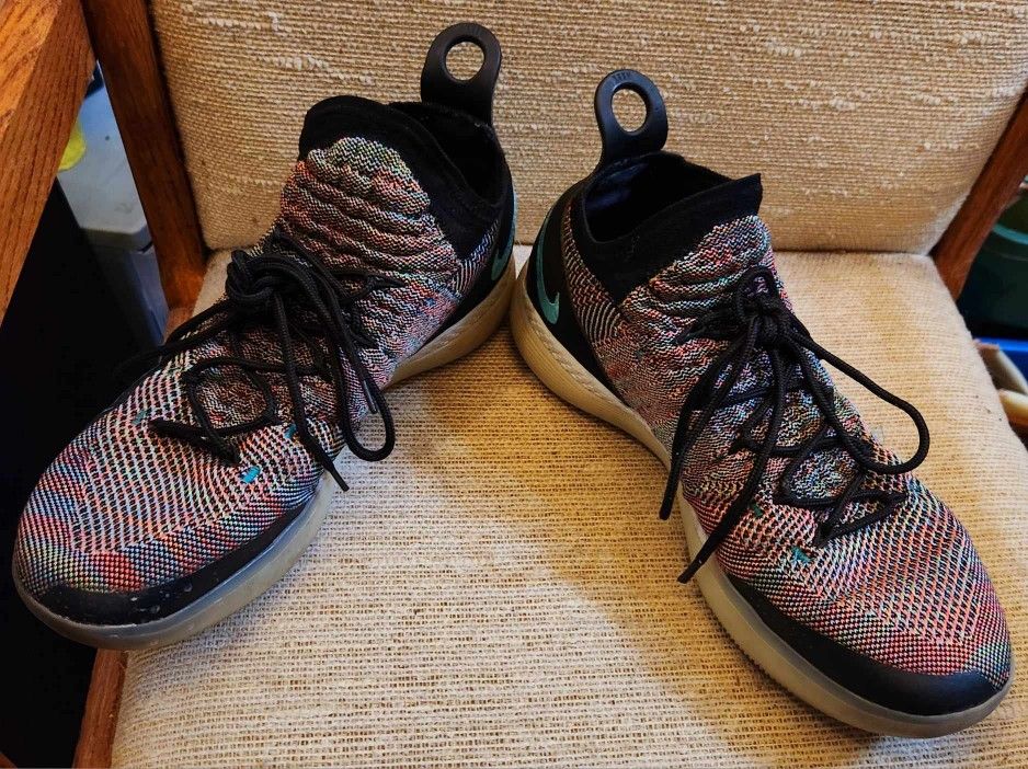 Size 9.5 L00Nike Zoom KD 11 Multi Color