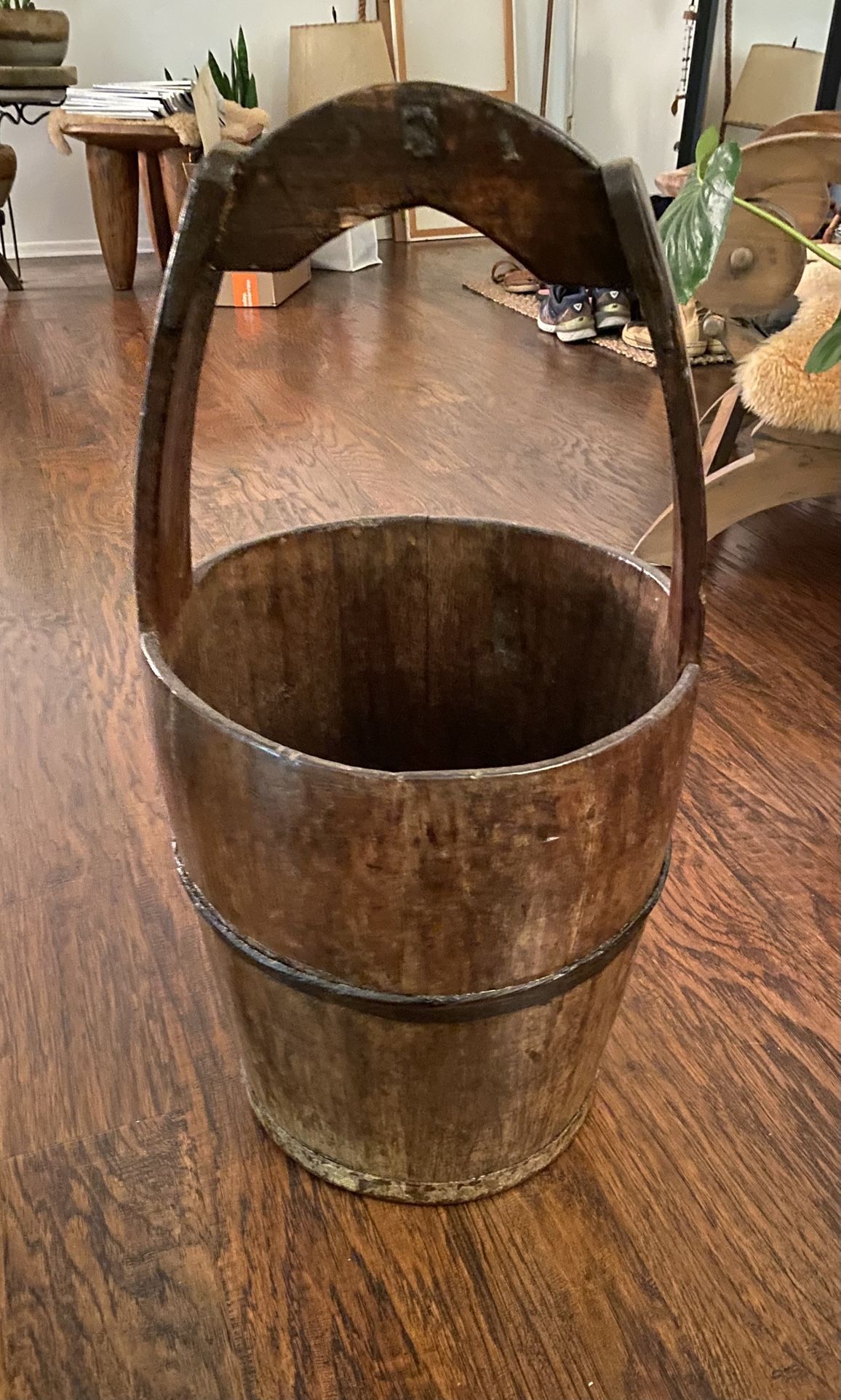 Vintage Wood Bucket Container In Good Condition.