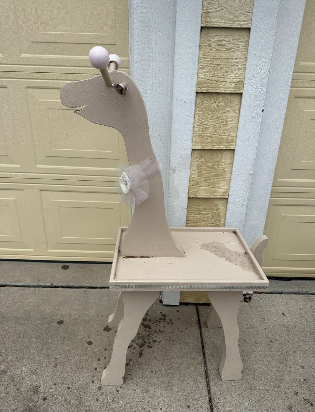 Giraffe Table