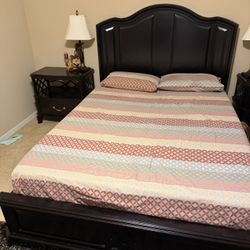 Solid Wood Queen Bedroom Set – Bed, Dresser w/ Mirror, Nightstands + Tall Chest